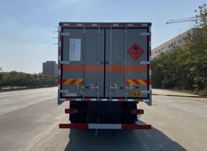 國六東風(fēng)天錦廂長6.2米/6.6米/6.8米易燃液體廂式運輸車_湖北楚勝汽車