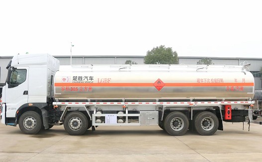 國六東風(fēng)柳汽乘龍H7前四后八鋁金油罐車圖片 國六東風(fēng)柳汽乘龍H7前四后八鋁金油罐車圖片