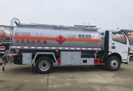國(guó)六8噸東風(fēng)油罐車/運(yùn)油車