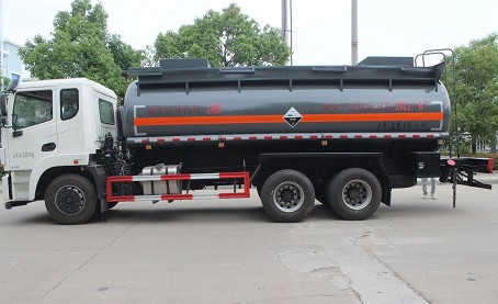 國六東風(fēng)錦程后八輪化工車圖片 國六東風(fēng)錦程后八輪化工車圖片