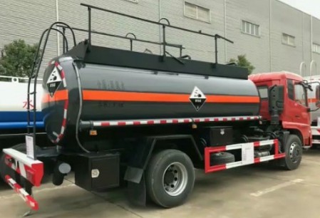 東風(fēng)天錦單橋SCS5180GFWDFH型腐蝕性物品罐式運(yùn)輸車 東風(fēng)天錦單橋SCS5180GFWDFH型腐蝕性物品罐式運(yùn)輸車