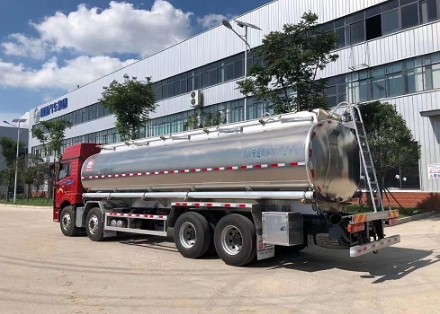 SLS5320GPGC5Q型普通液體運(yùn)輸車(chē)圖片 SLS5320GPGC5Q型普通液體運(yùn)輸車(chē)圖片