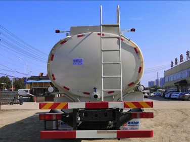 重汽豪瀚前四后八供液車 重汽豪瀚前四后八供液車