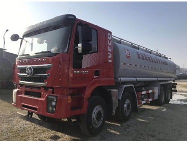 紅巖杰獅前四后八供液車(chē)圖片 紅巖杰獅前四后八供液車(chē)圖片