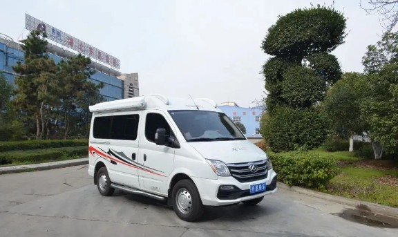 齊星大通V80升頂房車_星運DT2421(5座)齊星房車