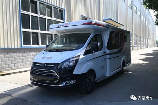 齊星福特新全順小C升頂房車_浩運(yùn)FT2221-1(5座)齊星房車_齊星升頂房車2021款