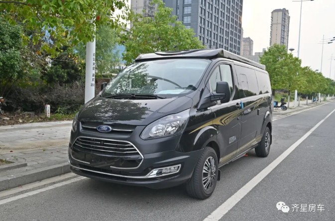 齊星福特新全順低頂升頂房車_勇創(chuàng)FT2121-1旅居4座齊星房車_齊星升頂房車2021款