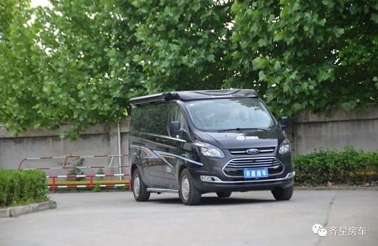 齊星福特新全順低頂升頂房車_勇創(chuàng)FT2121-1(5座)齊星房車_齊星升頂房車2021款