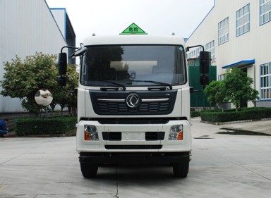 國(guó)六東風(fēng)天錦25方油罐車(chē) 國(guó)六東風(fēng)天錦25方油罐車(chē)