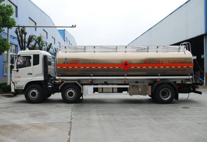 國(guó)六東風(fēng)天錦25方油罐車(chē) 國(guó)六東風(fēng)天錦25方油罐車(chē)