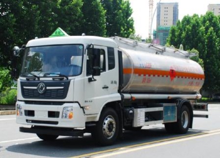 國六東風天錦16.6方雙倉油罐車 國六東風天錦16.6方雙倉油罐車