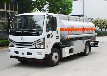 國(guó)六東風(fēng)多利卡8.5方油罐車 國(guó)六東風(fēng)多利卡8.5方油罐車