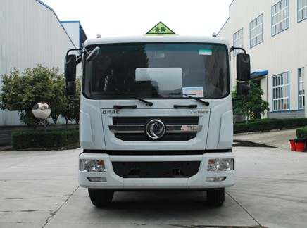 國(guó)六12.6方東風(fēng)多利卡D9加油車(chē) 國(guó)六12.6方東風(fēng)多利卡D9加油車(chē)