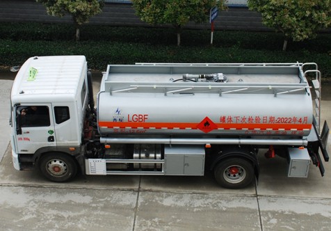 國(guó)六12.6方東風(fēng)多利卡D9加油車(chē) 國(guó)六12.6方東風(fēng)多利卡D9加油車(chē)