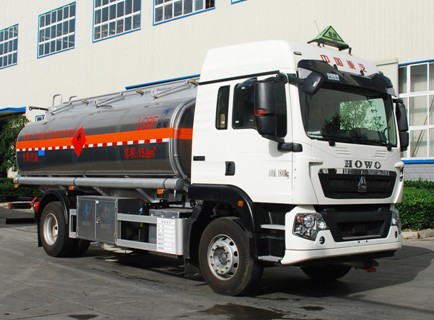 國(guó)六重汽豪沃15.8方鋁合金運(yùn)油車(chē) 國(guó)六重汽豪沃15.8方鋁合金運(yùn)油車(chē)