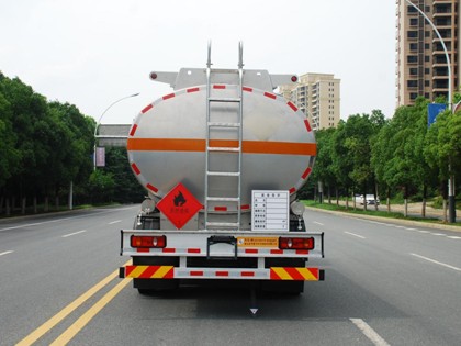 國(guó)六東風(fēng)天錦14.2方鋁合金運(yùn)油車(chē) 國(guó)六東風(fēng)天錦14.2方鋁合金運(yùn)油車(chē)