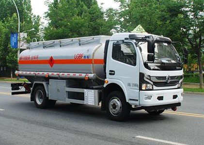 國六東風(fēng)福瑞卡8.6方運油車 國六東風(fēng)福瑞卡8.6方運油車