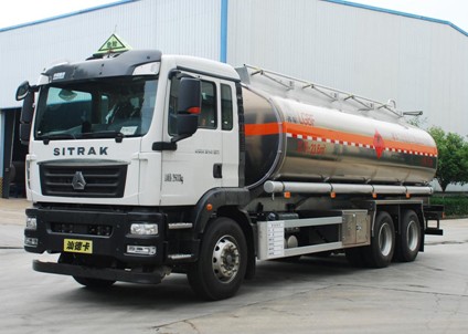 國(guó)六重汽汕德卡23.6方鋁合金運(yùn)油車 國(guó)六重汽汕德卡23.6方鋁合金運(yùn)油車