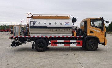 6.5噸東風(fēng)華神T3普通型瀝青灑布車 6.5噸東風(fēng)華神T3普通型瀝青灑布車