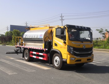 6.3立方東風(fēng)華神T3智能型瀝青灑布車 6.3立方東風(fēng)華神T3智能型瀝青灑布車