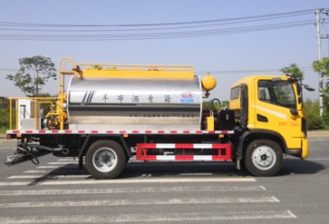 6.3立方東風華神T3標準型瀝青灑布車 6.3立方東風華神T3標準型瀝青灑布車