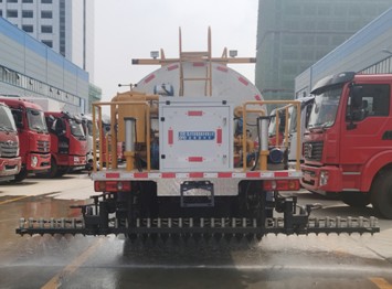 6.3立方東風華神T3標準型瀝青灑布車 6.3立方東風華神T3標準型瀝青灑布車