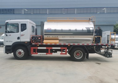 9立方東風多利卡D9智能型瀝青灑布車_廠家_圖片_型號_價格