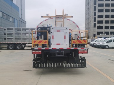 9立方東風多利卡D9智能型瀝青灑布車_廠家_圖片_型號_價格