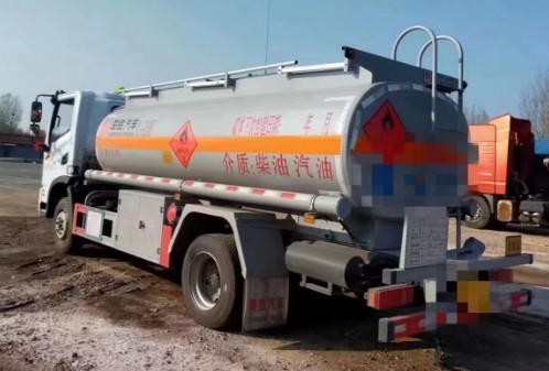 二手8.2方油罐車,山東濰坊戶!