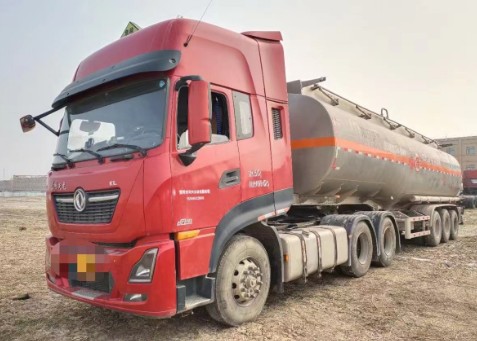 二手半掛油罐車,湖北黃岡戶!
