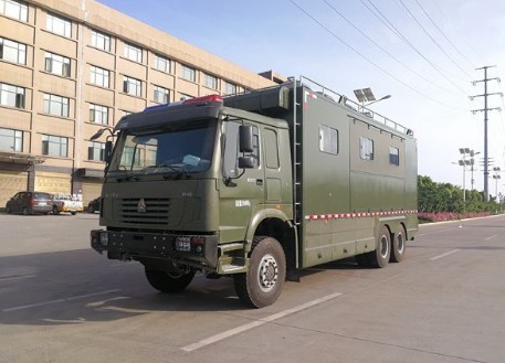 重汽六驅(qū)野外自行式炊事車_重汽六驅(qū)越野炊事車