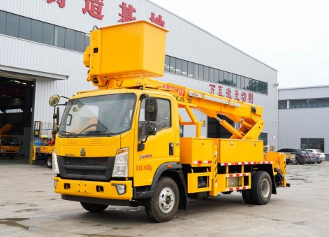 瑞雅特19米絕緣斗臂車_19米帶電絕緣高空作業(yè)車