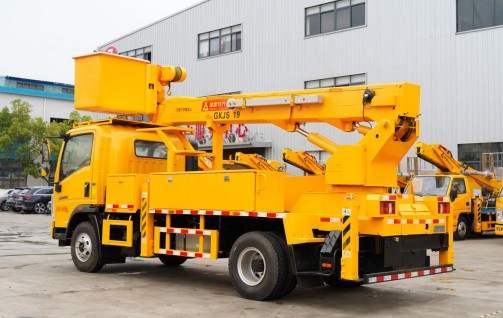 瑞雅特19米絕緣斗臂車_19米帶電絕緣高空作業(yè)車