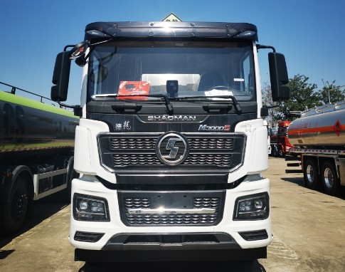 國(guó)六陜汽德龍前四后八鋁合金運(yùn)油車(chē) 國(guó)六陜汽德龍前四后八鋁合金運(yùn)油車(chē)