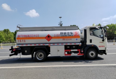 重汽豪沃10方加油車_重汽豪沃8噸加油車_專威牌HTW5127GJYZ6Q型加油車 重汽豪沃10方加油車_重汽豪沃8噸加油車_專威牌HTW5127GJYZ6Q型加油車