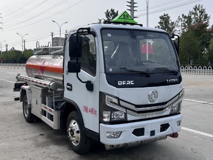 東風(fēng)多利卡D5藍(lán)牌加油車_2.78方藍(lán)牌加油車_鋁合金藍(lán)牌加油車
