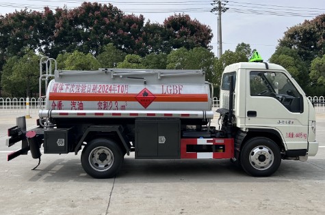 福田小卡之星3加油車_2.3方藍(lán)牌加油車_福田藍(lán)牌加油車