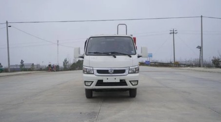 5.3方東風(fēng)凱普特純電動(dòng)壓縮垃圾車
