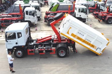 14噸東風多利卡D9伸縮臂勾臂垃圾車