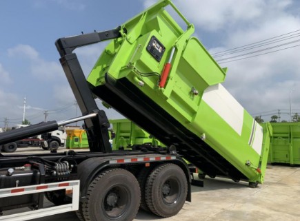 26噸東風(fēng)天龍前四后八伸縮臂勾臂垃圾車