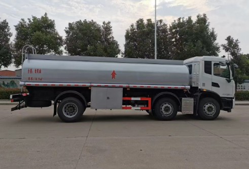 東風(fēng)天錦小三軸食用油運輸車_潤知星牌SCS5251GSYDFH6型食用油運輸車 東風(fēng)天錦小三軸食用油運輸車_潤知星牌SCS5251GSYDFH6型食用油運輸車