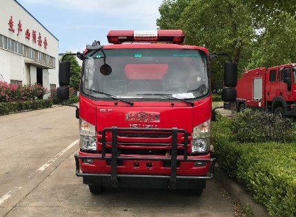 慶鈴五十鈴四驅(qū)供水車