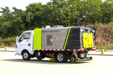 國(guó)六東風(fēng)途逸洗掃車_程力威牌CLW5041TXS6BT型洗掃車