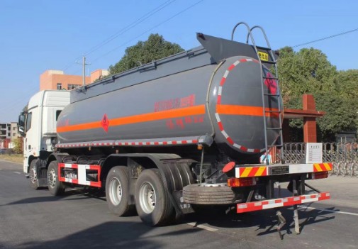 福田前四后八25方易燃液體罐式運(yùn)輸車_潤知星牌SCS5321GRYBJ6型易燃液體罐式運(yùn)輸車 福田前四后八25方易燃液體罐式運(yùn)輸車_潤知星牌SCS5321GRYBJ6型易燃液體罐式運(yùn)輸車