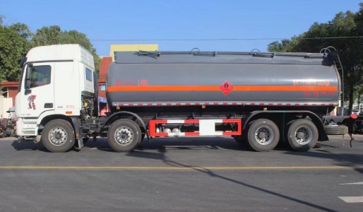 福田前四后八25方易燃液體罐式運(yùn)輸車_潤知星牌SCS5321GRYBJ6型易燃液體罐式運(yùn)輸車 福田前四后八25方易燃液體罐式運(yùn)輸車_潤知星牌SCS5321GRYBJ6型易燃液體罐式運(yùn)輸車