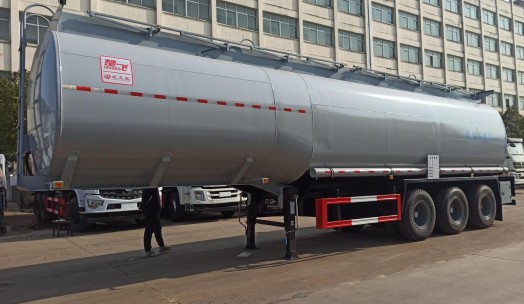 45方普通液體半掛運(yùn)輸車_楚飛牌CLQ9400GGY型供液半掛車 45方普通液體半掛運(yùn)輸車_楚飛牌CLQ9400GGY型供液半掛車