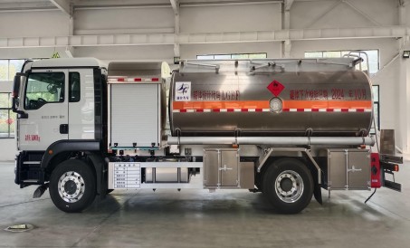 重汽汕德卡13方飛機加油車_齊星牌QXC5186GJYZ6A型飛機加油車 重汽汕德卡13方飛機加油車_齊星牌QXC5186GJYZ6A型飛機加油車