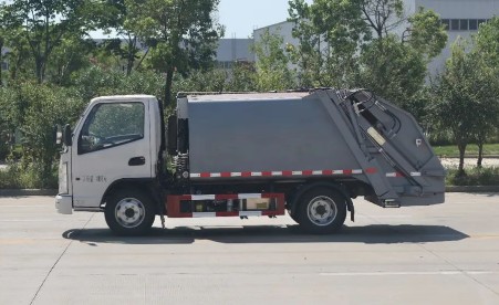凱馬國(guó)六4方壓縮式垃圾車_壓縮垃圾車生產(chǎn)廠家