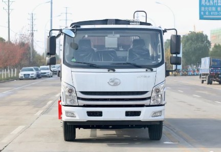 上汽躍進(jìn)C500國(guó)六8方壓縮式垃圾車_壓縮式垃圾車生產(chǎn)廠家