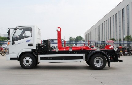 躍進(jìn)勾臂垃圾車_新能源純電動勾臂垃圾_綠牌勾臂垃圾車 躍進(jìn)勾臂垃圾車_新能源純電動勾臂垃圾_綠牌勾臂垃圾車